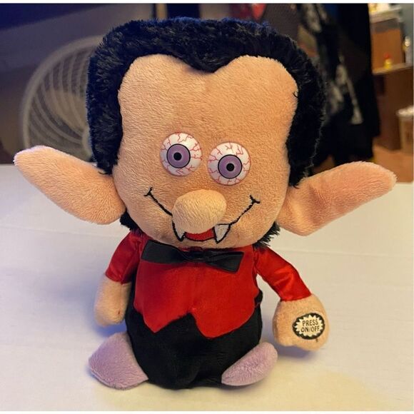 Dan Dee Wobbling Monsters Halloween Animated Dancing Plush Vampire Toy Sings Fe - Picture 5 of 12